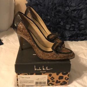Nicole Miller size 7 Brown pump